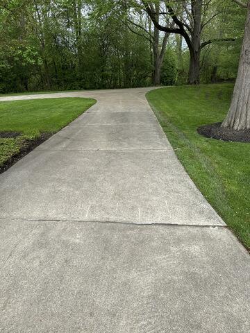 Restoring a driveway and sidewalk in Perrysburg, OH